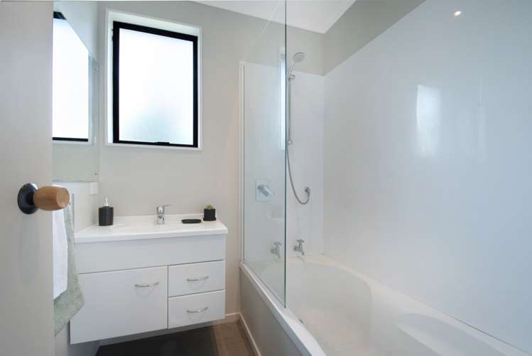 2/30 Chislehurst Street Henderson_11