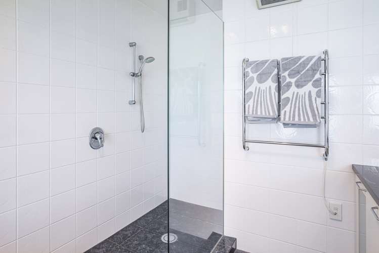 2 Victoria Road Stepneyville_25