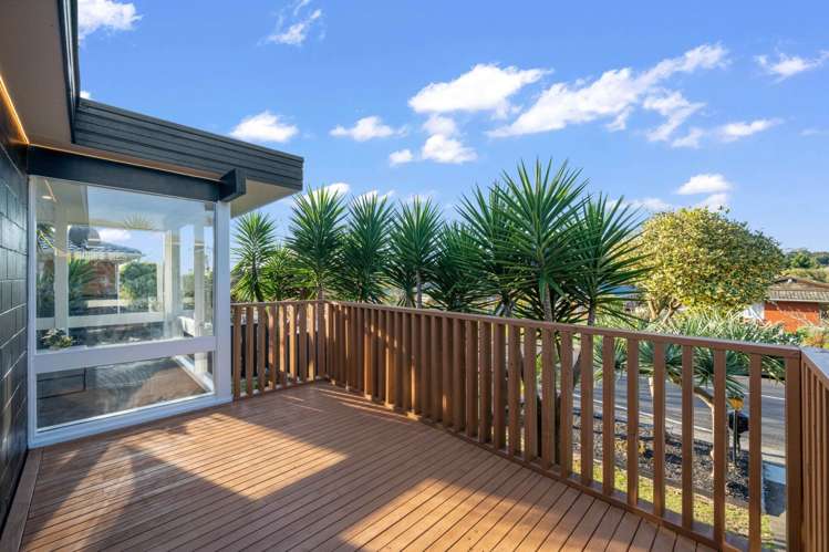 21 Lawrence Crescent Hill Park_16