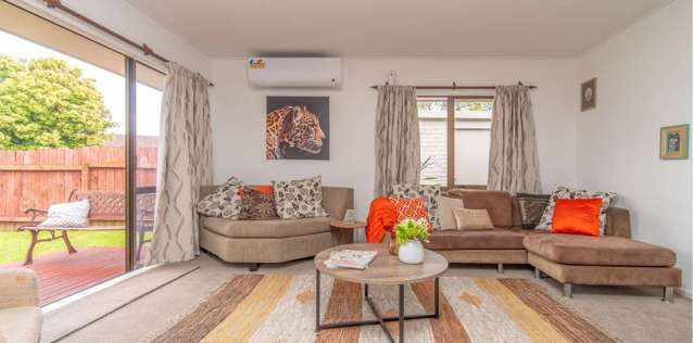 2/4 Tyndrum Place Highland Park_4