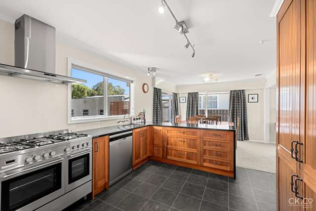 71 Holdsworth Avenue Trentham_1