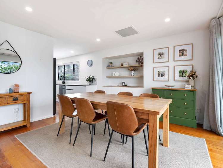 53 Woodbury Street Russley_5