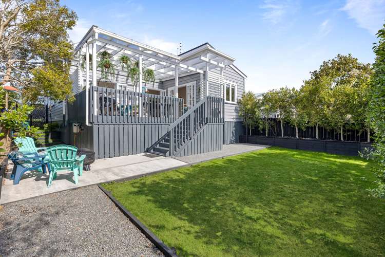 83 Golf Road New Lynn_14