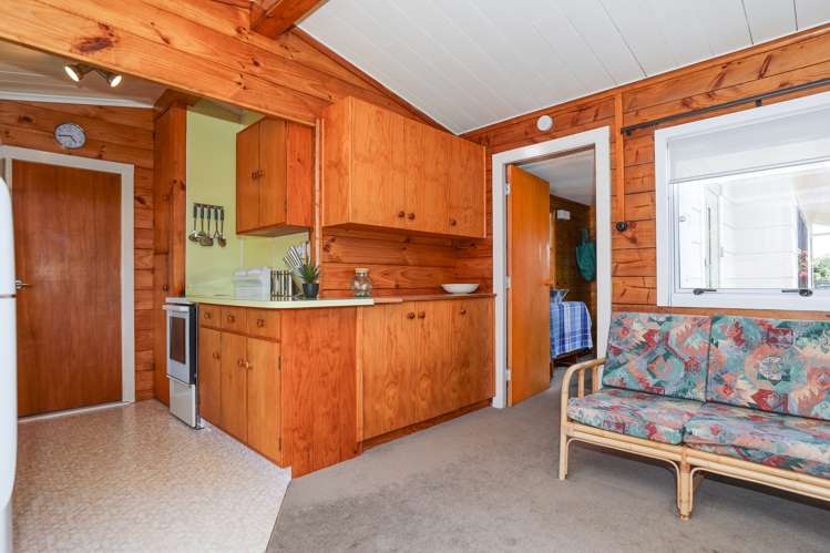 19 Wharewaka Road Wharewaka_14