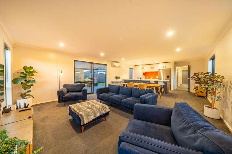 21 Te Kaeaea Crescent Wallaceville_11