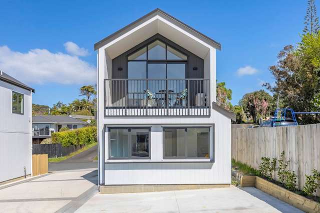 BRAND NEW BEAUTY, VERY MOTIVATED VENDOR!