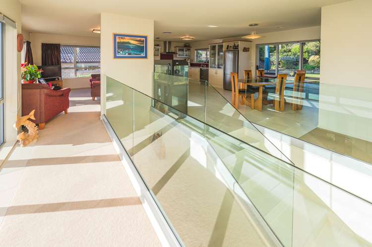 16 Lithgow Drive Otamatea_9