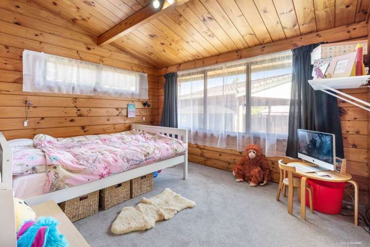 12 Sunningdale Street Wattle Downs_17