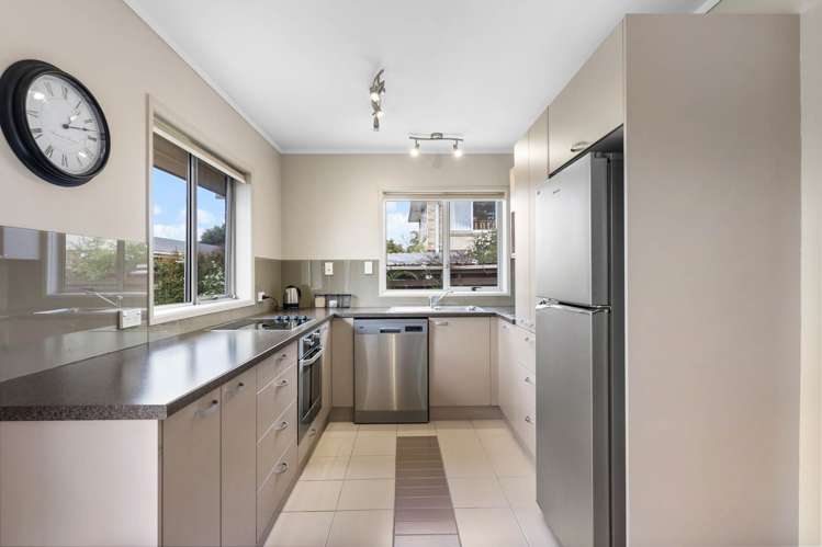 2/42 Eastglen Road Glen Eden_4