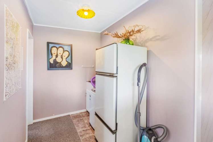 64 Leamington Street Waikaia_12