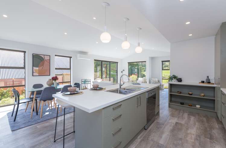 6 Old Farm Road Stoke_8