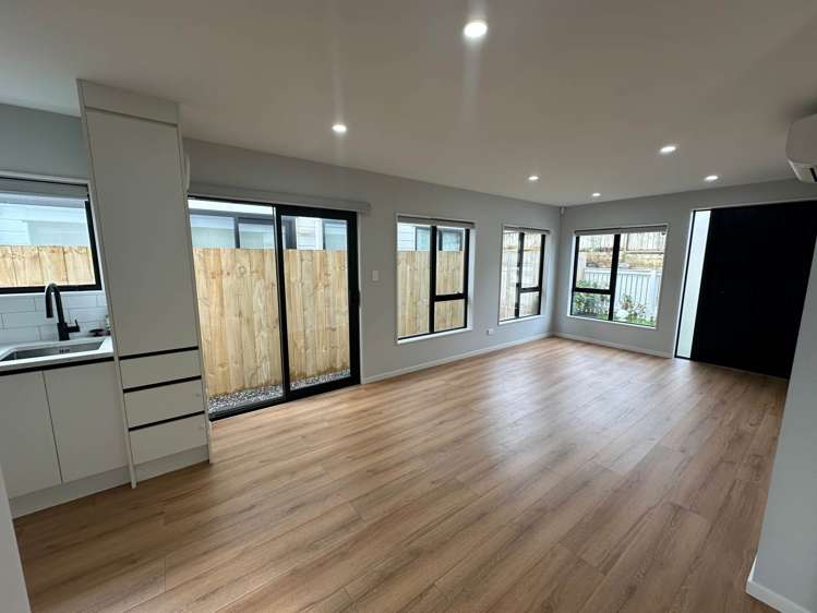 43B Mirrabooka Avenue Botany Downs_1