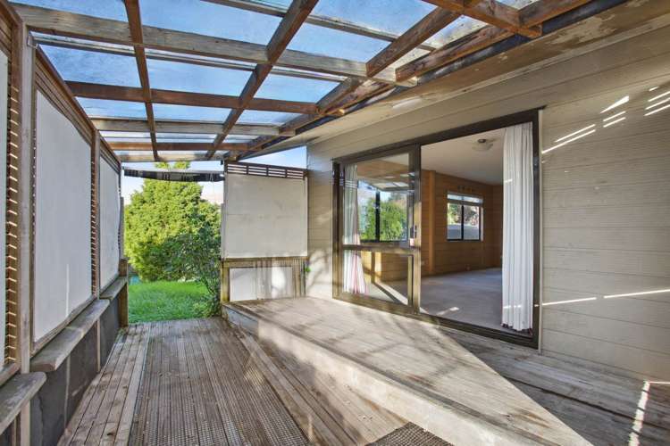 13 Valerie Crescent Okura_10