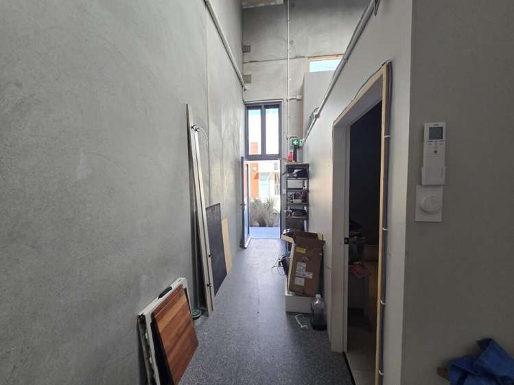 Unit 56 & 57 41-49 Bouverie Street Petone_5