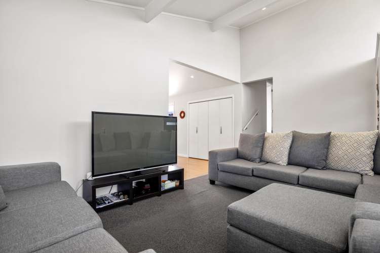 18 Farnborough Crescent Mangere_12