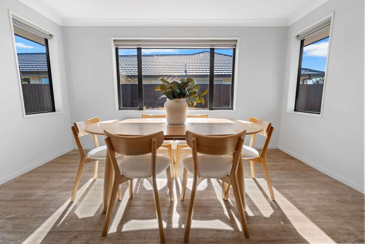 58 Overbury Crescent_5