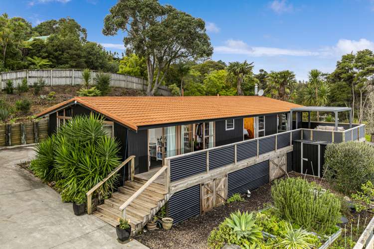 70 Attwood Road Paremoremo_2