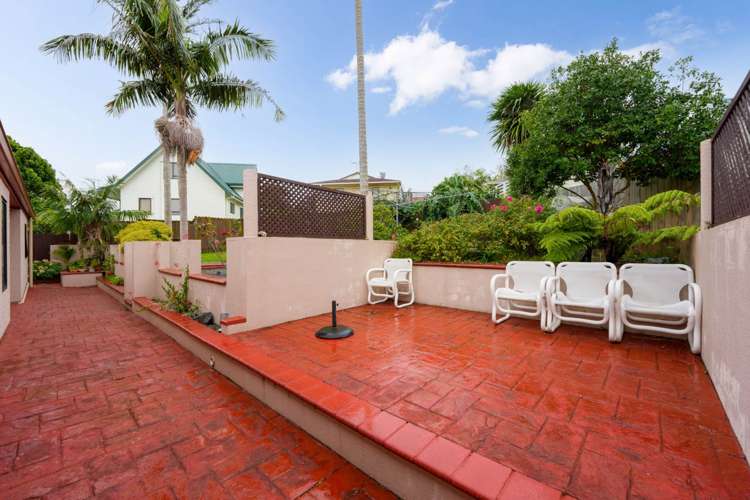 4 Photinia Place Botany Downs_10