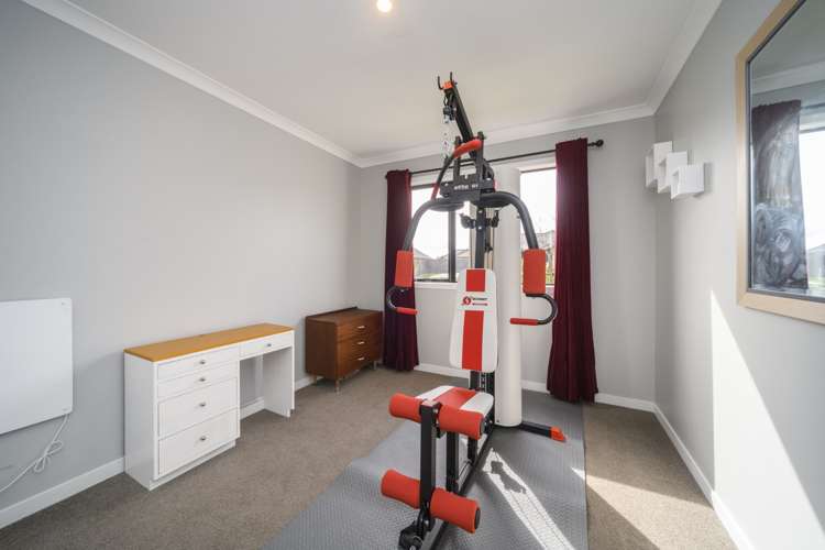 20 Varsity Heights 10930_6