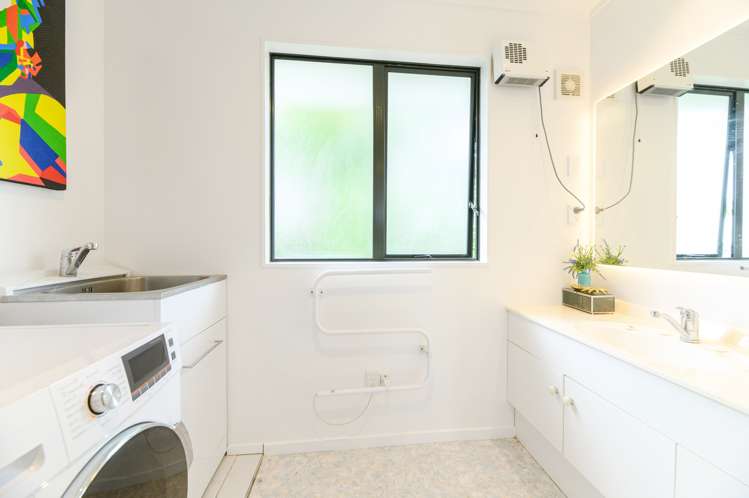 2/3 Sheridan Drive New Lynn_17