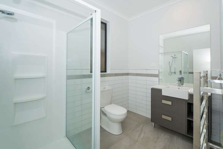 70 Mackay Drive Greenhithe_11