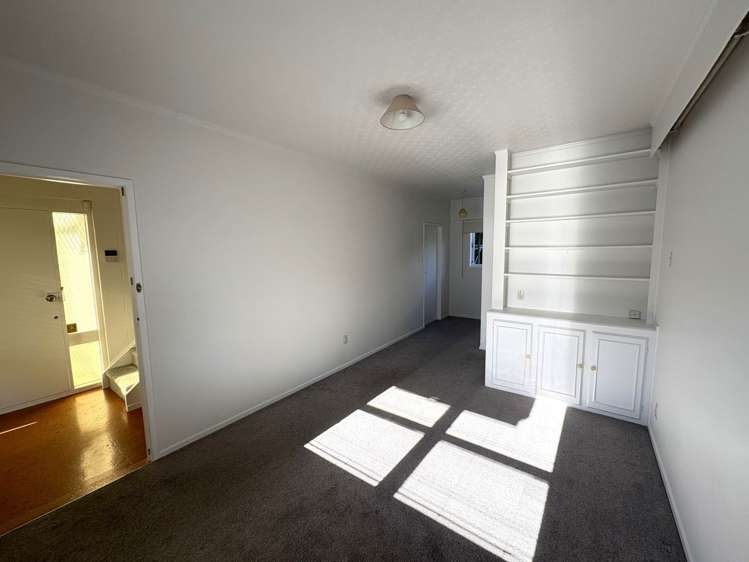 2/58 Clonbern Road Remuera_5