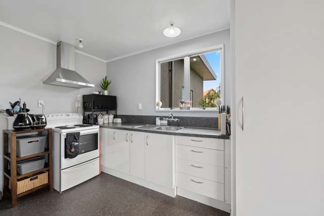 2/8 Faulkland Drive Witherlea_1