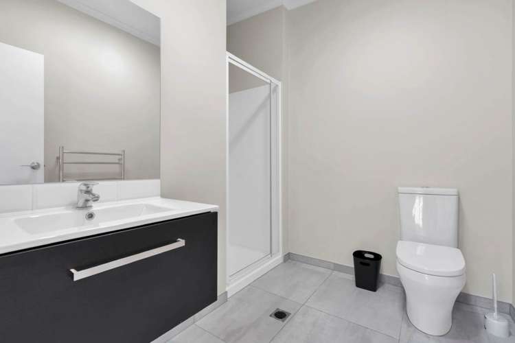 2 Kerewhenua Crescent Hobsonville_19