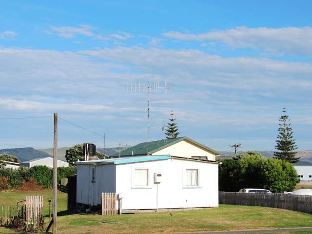 138 Newcastle Street Mahia_3