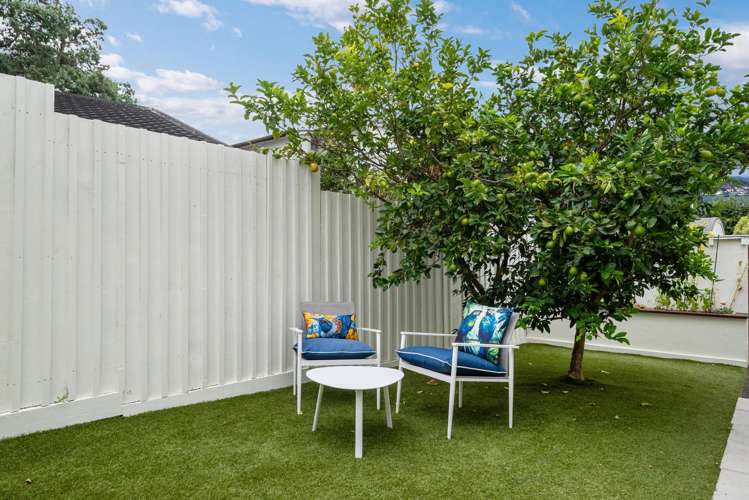 2/14 Sanders Avenue Takapuna_17