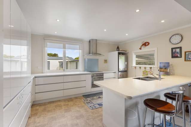 A perfect family retreat and entertainer’s dream!
