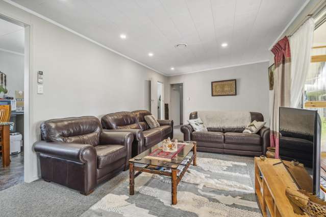 7 Adam Place Mangakakahi_4