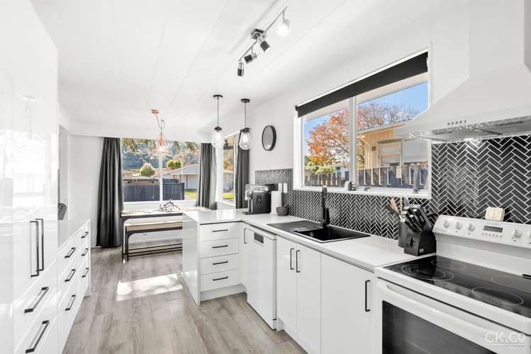 34 California Drive Totara Park_5