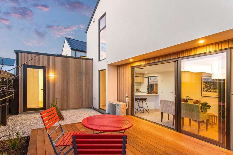 1/125 Canon Street Edgeware_3