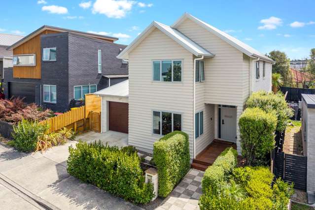 BARGAIN ON LUXURY HOME.