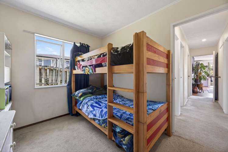 2/32A Helena Street Massey_21