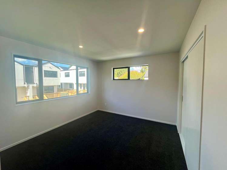 2/44 Sylvan Crescent Te Atatu South_9