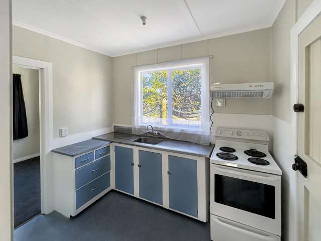 2/304 Featherston Street 10930_2