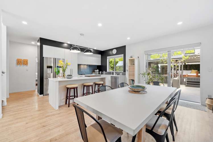 9 Ruth Craig Place Stanmore Bay_7