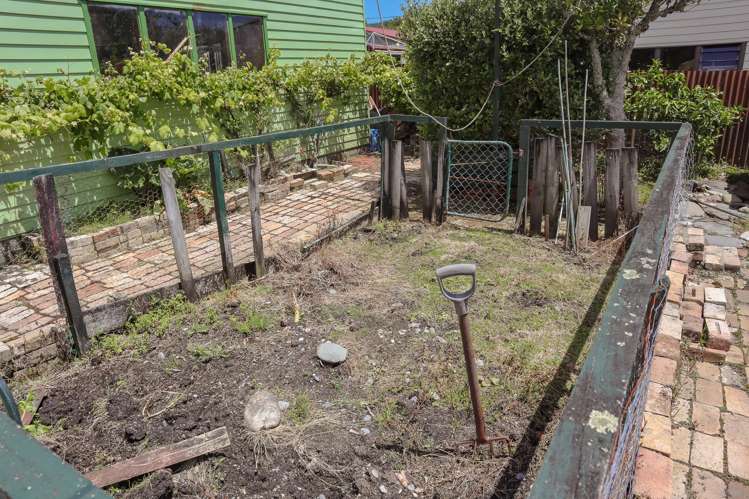 1 Ross Street Dunollie_36