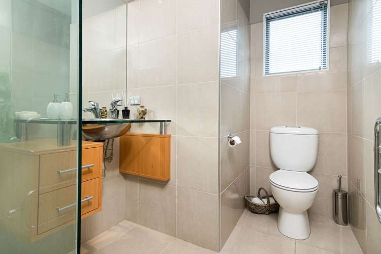 26 Courtneys West Harbour_23