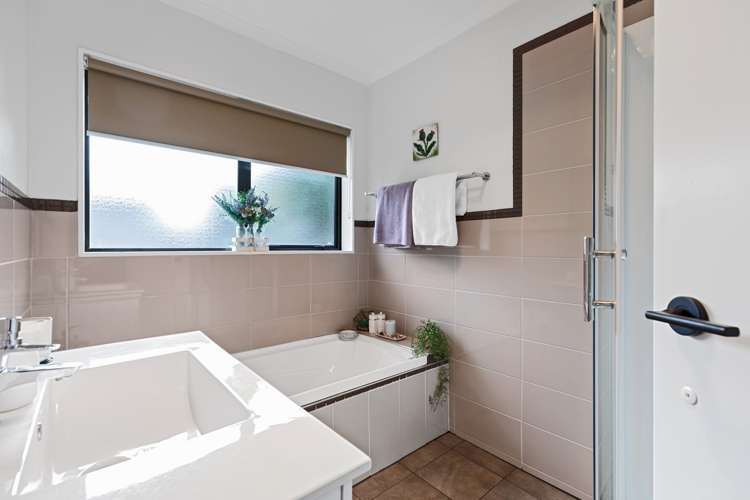 5 Lamia Grove Papamoa_16