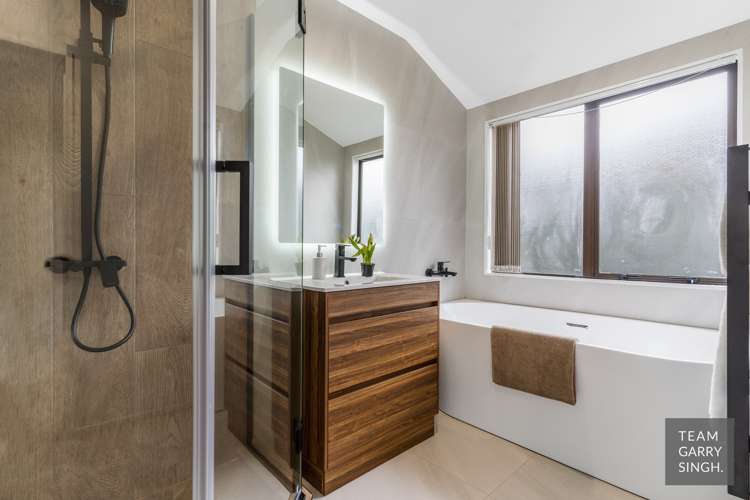 20 Hilltop Road Clover Park_12