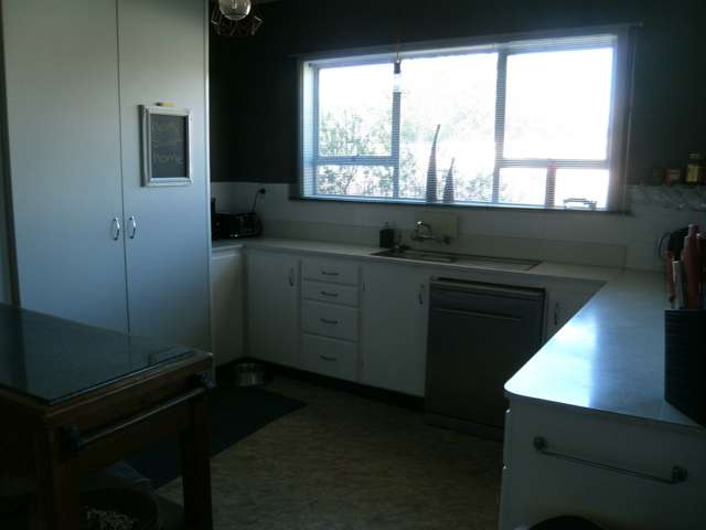 72 Eddystone Street Kaitangata_3