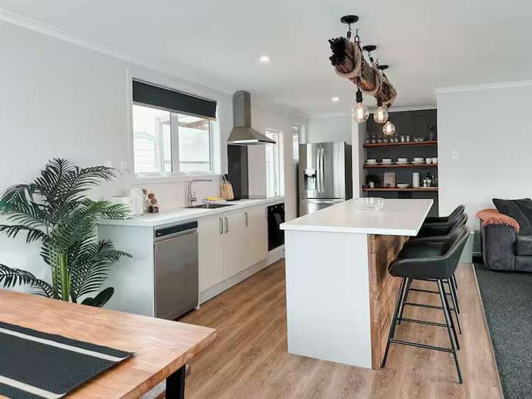 212 Revell Street Hokitika_1