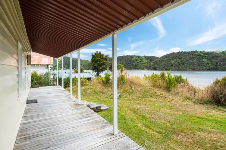 17 Riverside Road Taieri Mouth_15