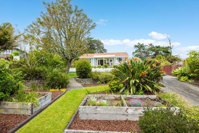 Town ’n’ Country Living!