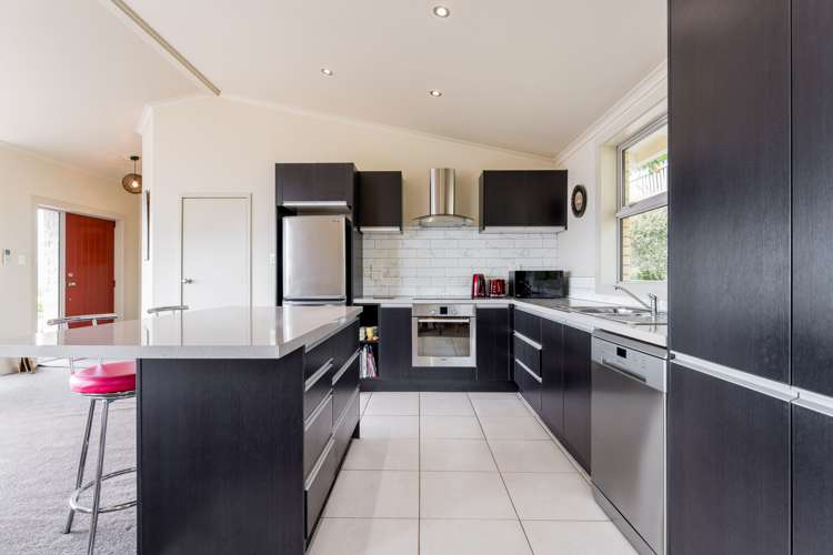 54 Easther Crescent Kew_6