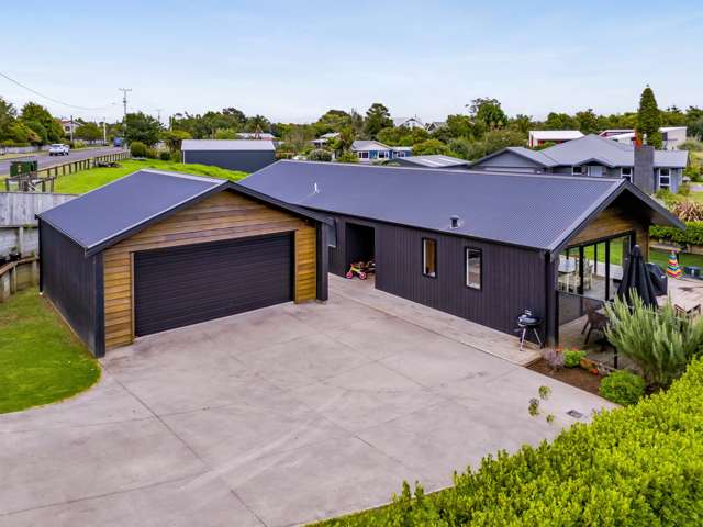 Modern Living in Urenui