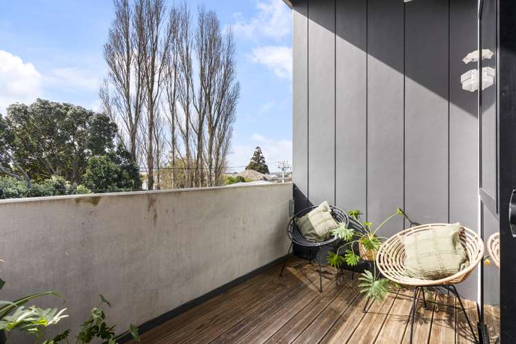 8/2 Tahuhu Road_4